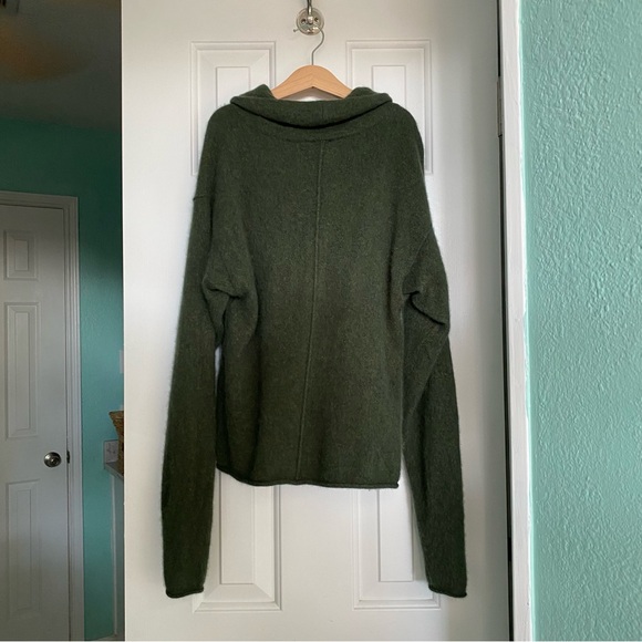 Free People 100% Cashmere Forest Green Women’s S Turtleneck Sweater - Picture 3 of 5